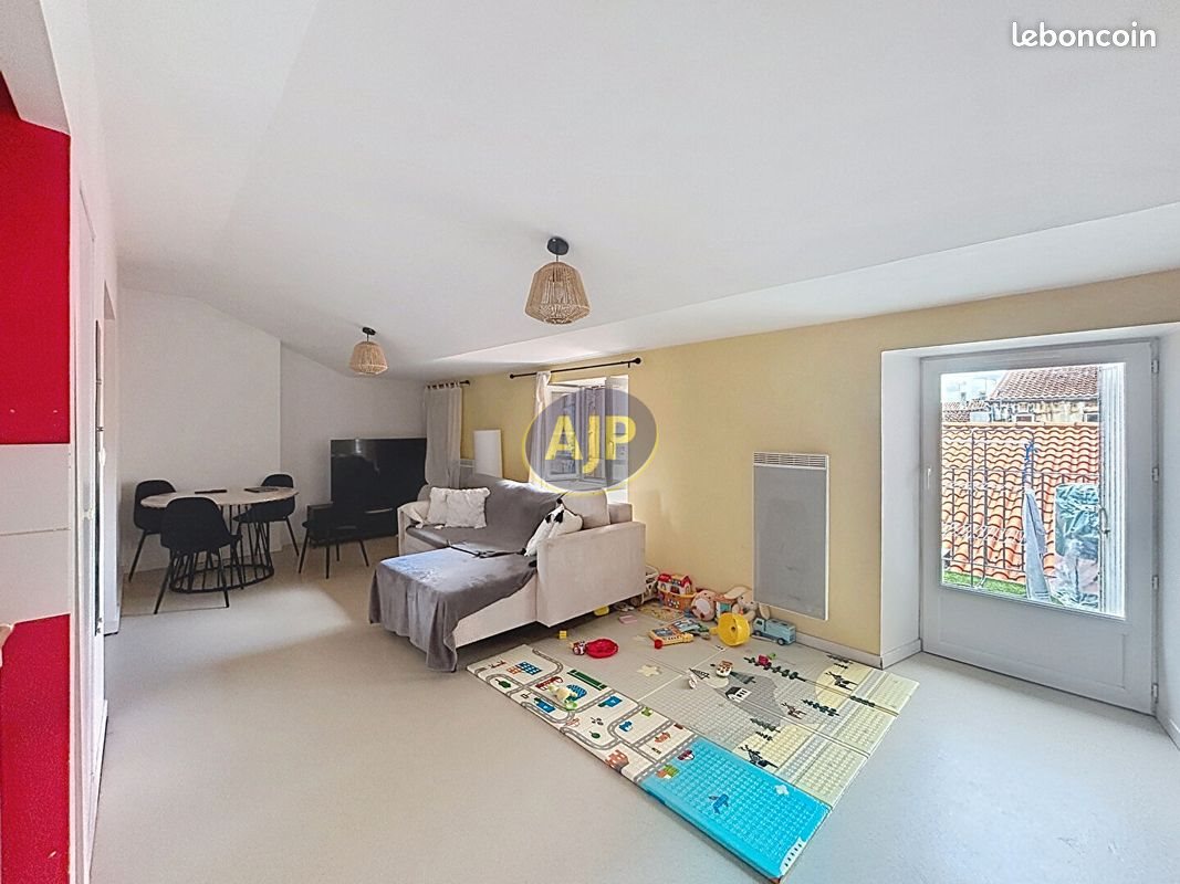Appartement à louer, 39m², Rochefort