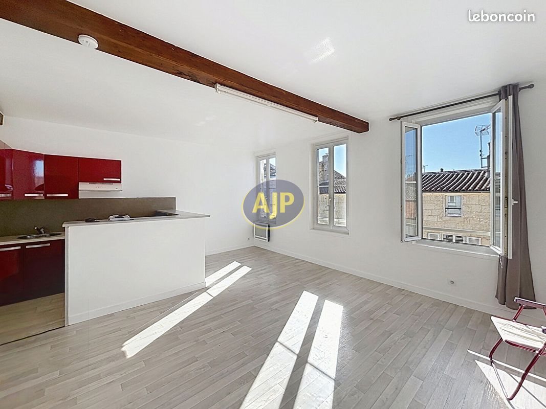 Appartement à louer, 45m², Rochefort