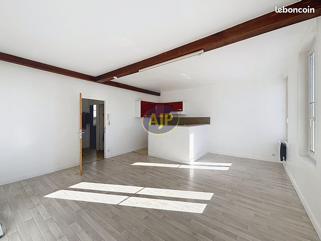 Appartement à louer, 45m², Rochefort