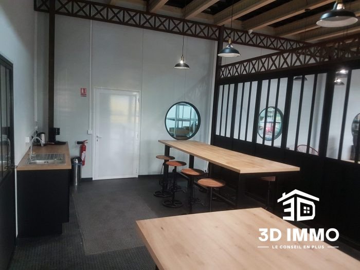 Maison à louer, 800m², Avesnes-sur-Helpe