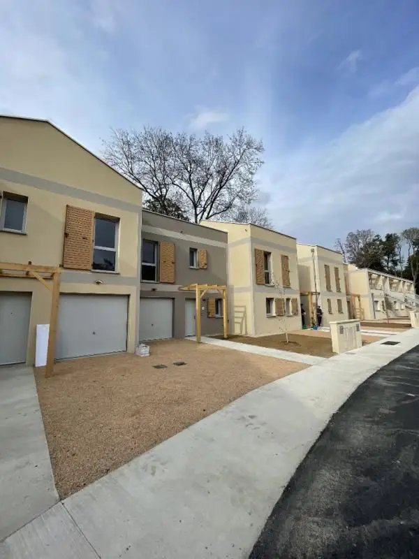 Maison à louer, 88m², Fontaines-Saint-Martin