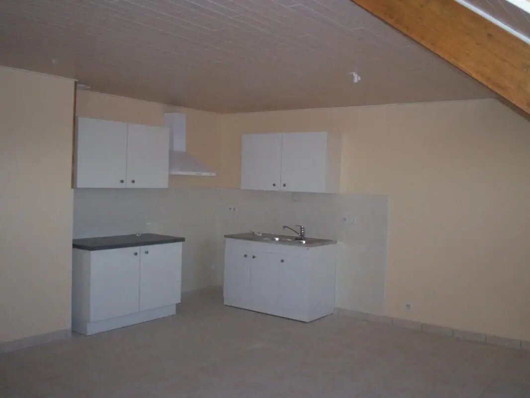 Appartement à louer, 66m², Cusy