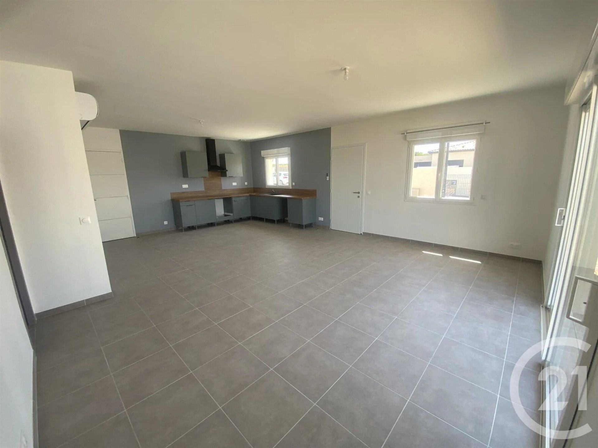 Maison à louer, 97m², Nézignan-l'Evêque