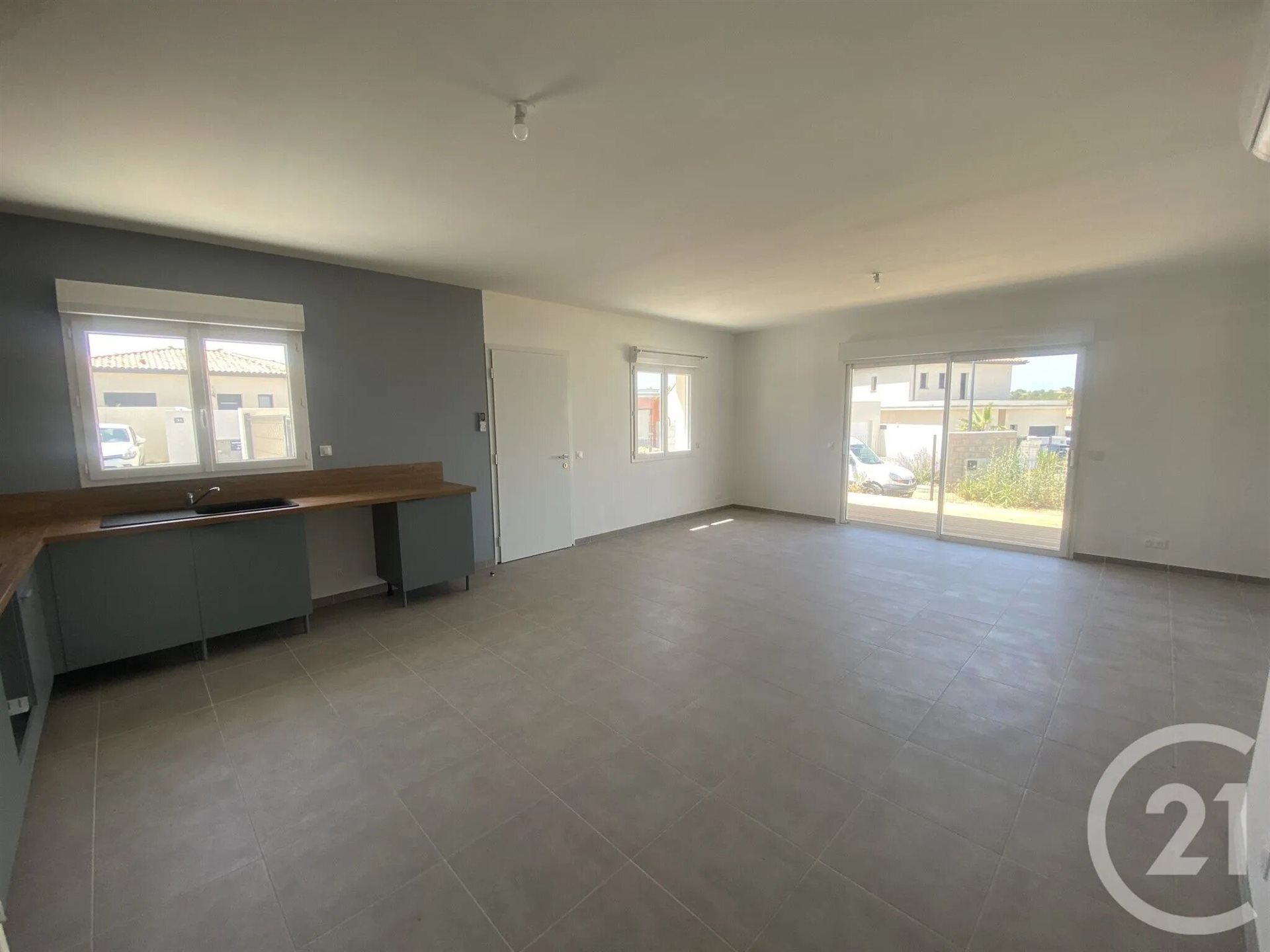 Maison à louer, 97m², Nézignan-l'Evêque