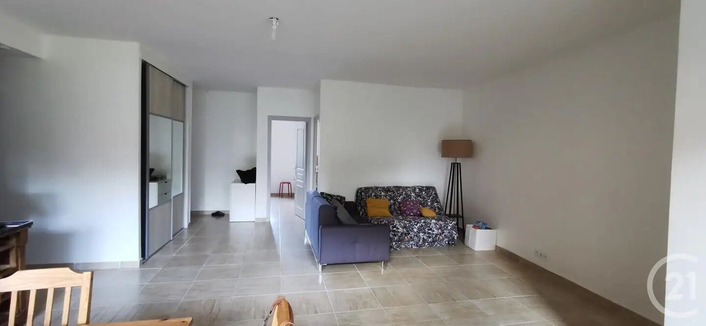 Appartement à louer, 70m², Roujan