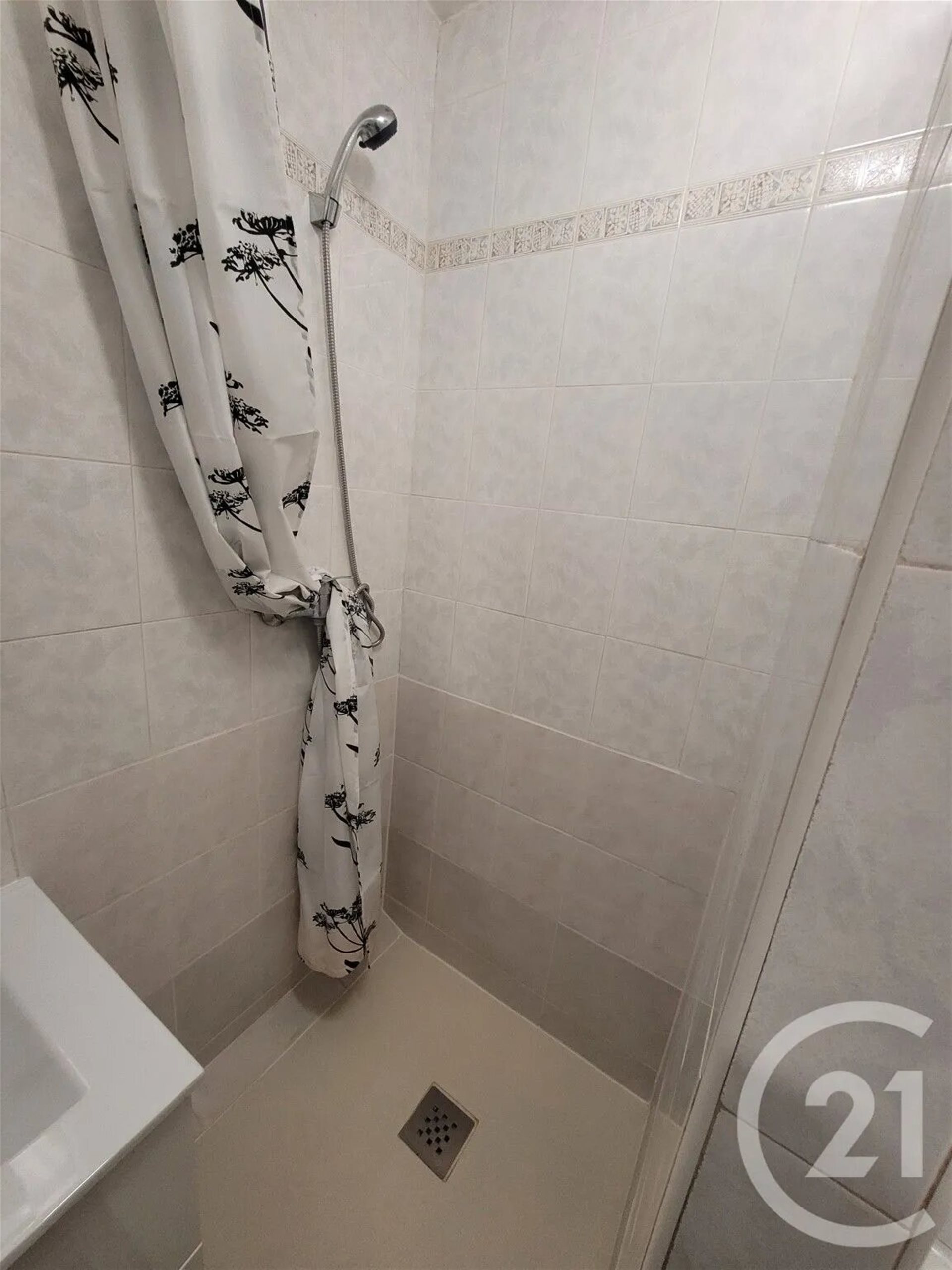 Appartement à louer, 18m², Clermont-l'Hérault