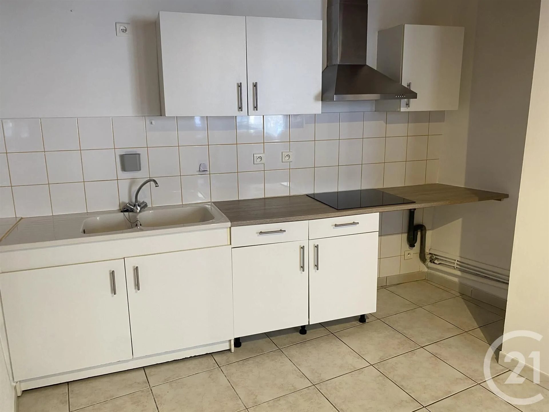 Maison à louer, 33m², Castelnau-de-Guers