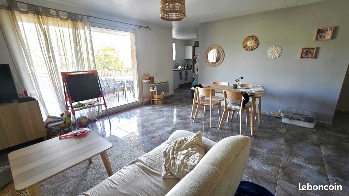 Appartement à vendre, 61m², Solliès-Toucas