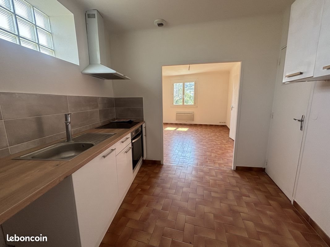 Appartement à louer, 71m², Solliès-Ville