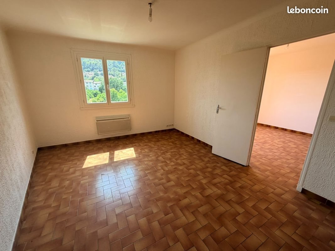 Appartement à louer, 71m², Solliès-Ville