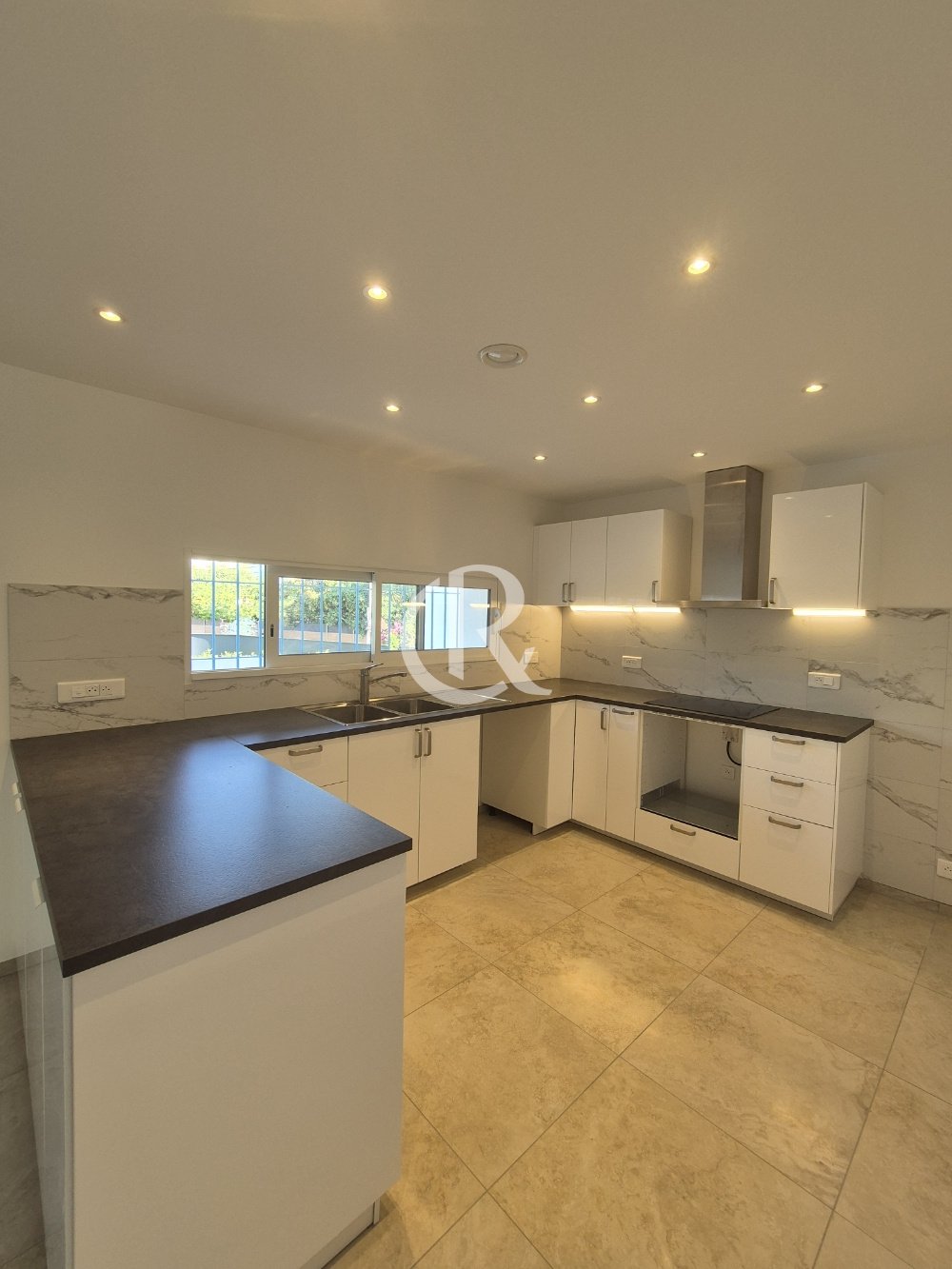 Appartement à louer, 70m², Hyères