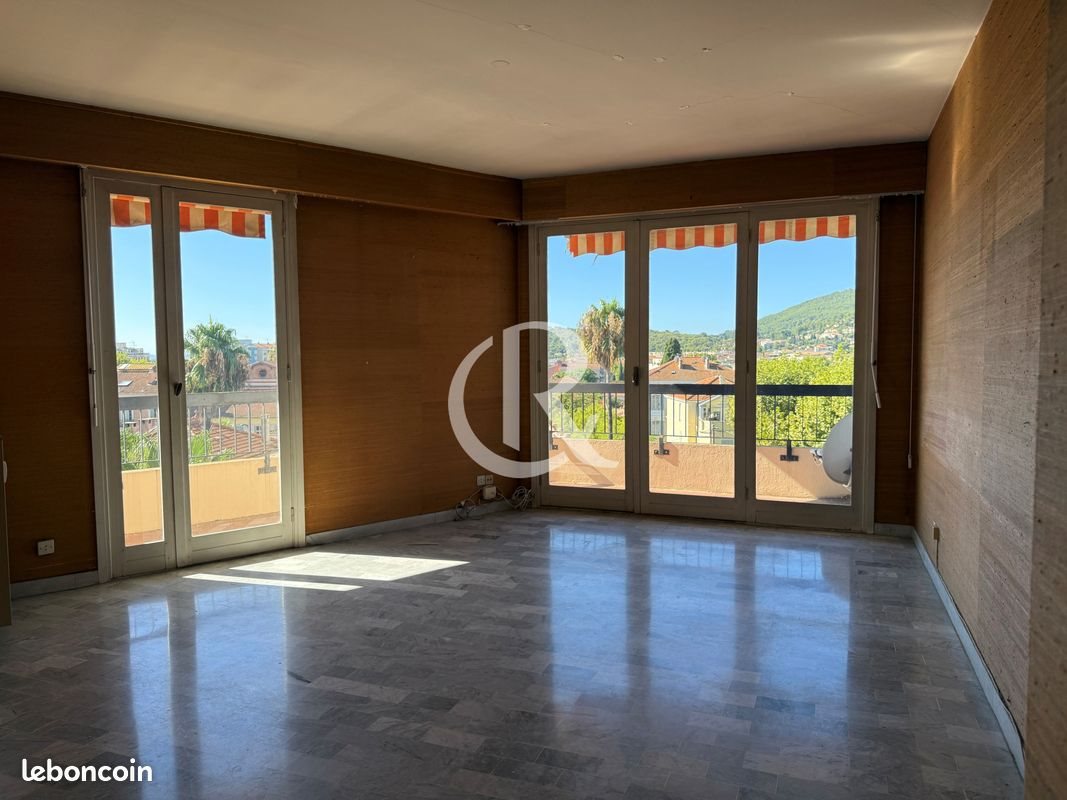 Appartement à vendre, 73m², Hyères