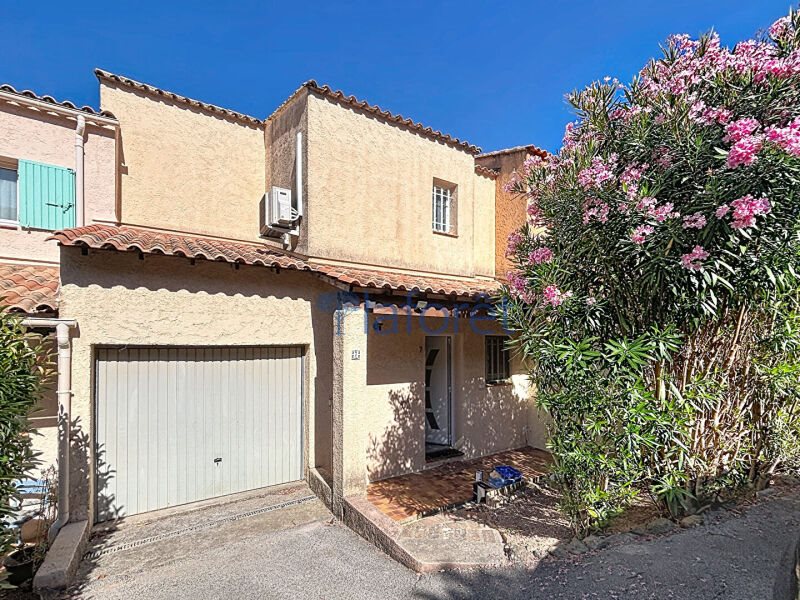 Maison à louer, 57m², Carqueiranne