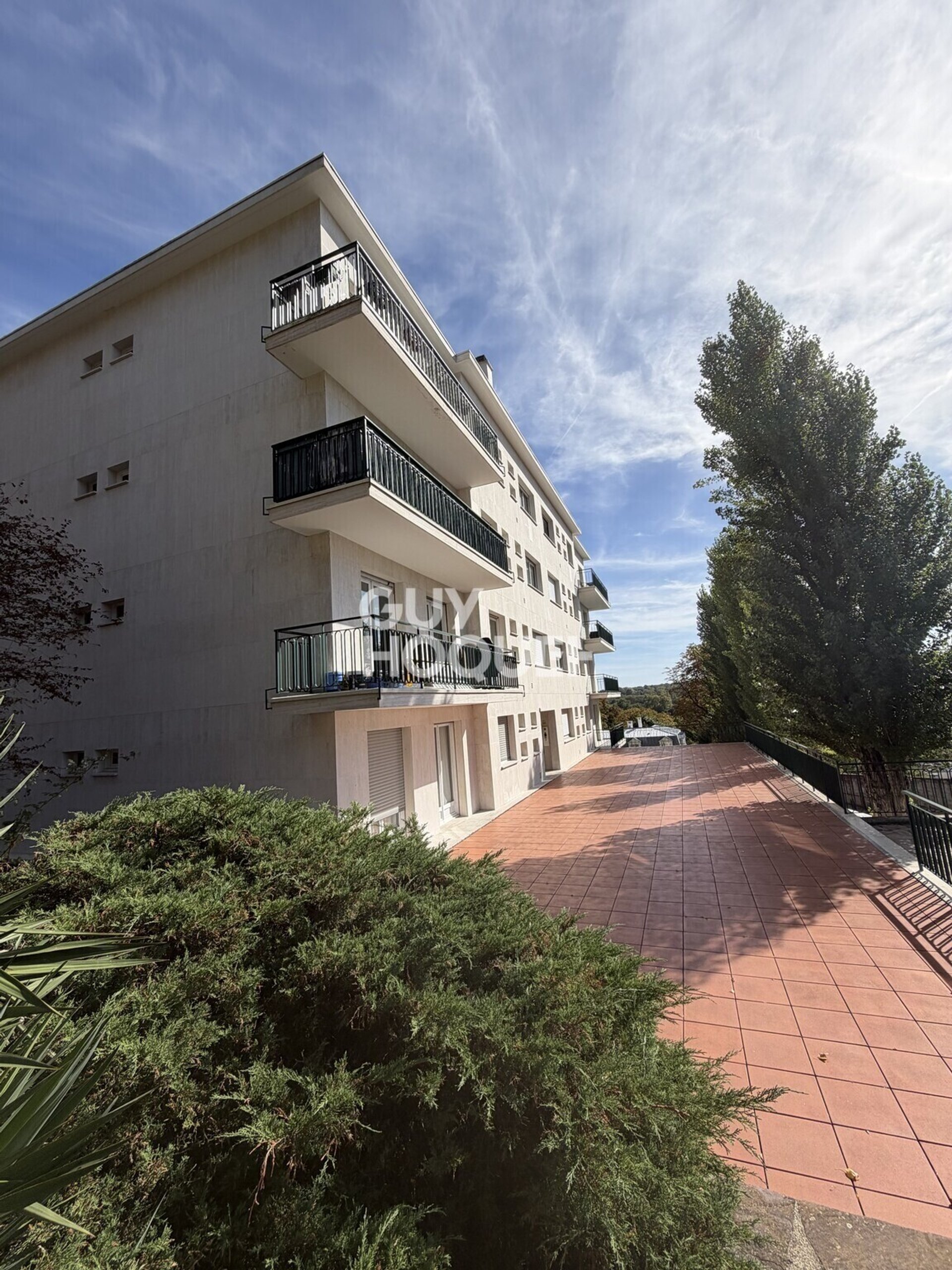 Appartement à louer, 22m², Garches
