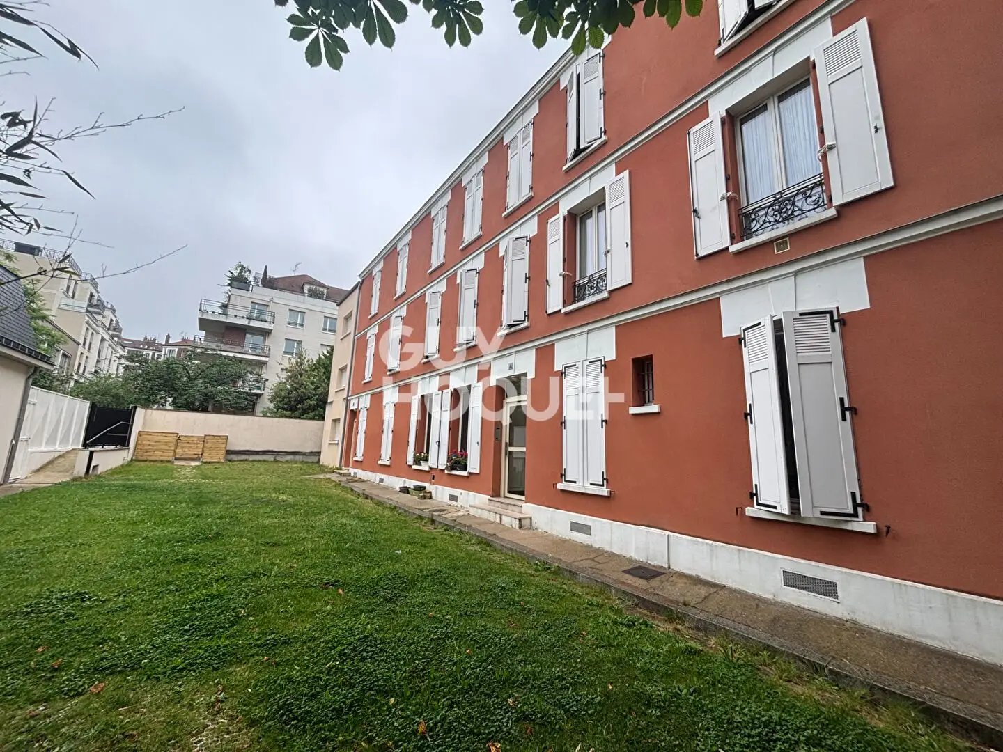 Appartement à louer, 32m², Suresnes