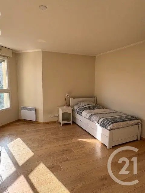 Appartement à louer, 27m², Cergy