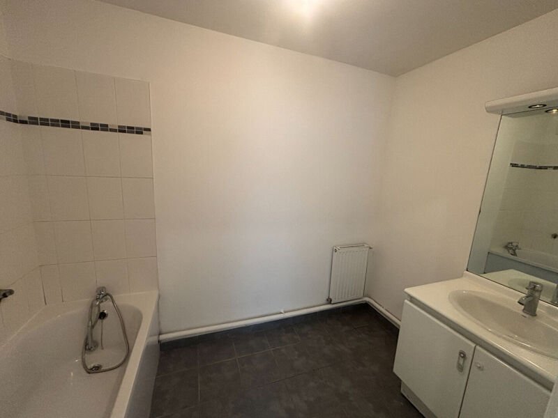 Appartement à louer, 66m², Cergy