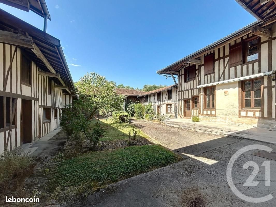 Maison à vendre, 302m², Saint-Amand-sur-Fion