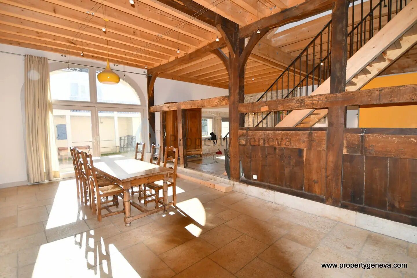 Maison à louer, 233m², Thoiry