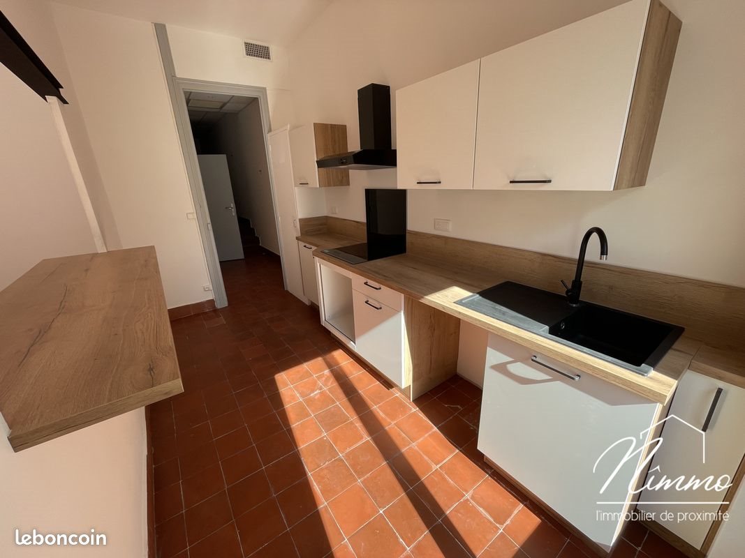 Appartement à louer, 79m², Nîmes