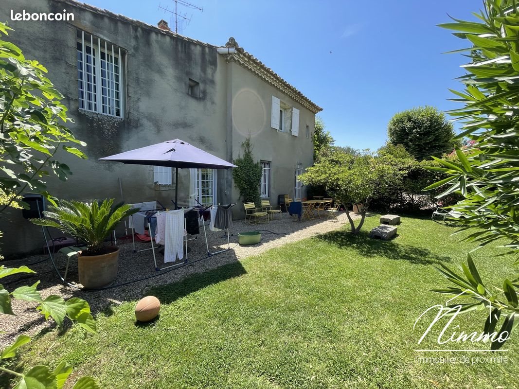 Appartement à louer, 244m², Nîmes