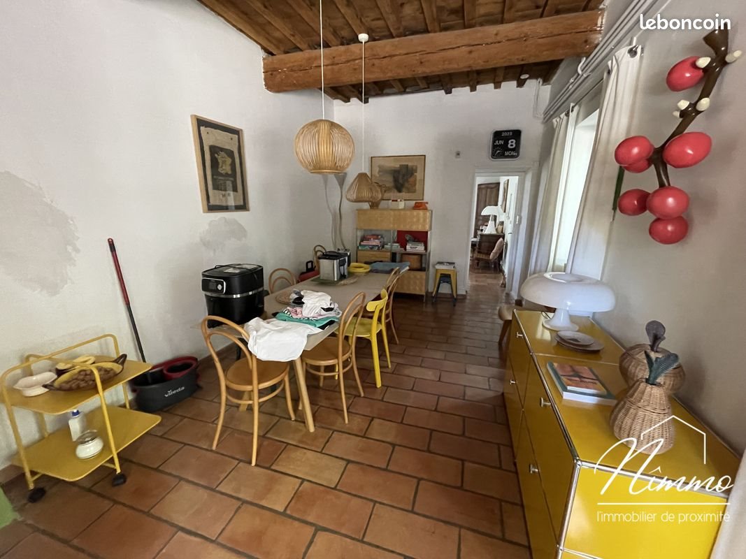 Appartement à louer, 244m², Nîmes