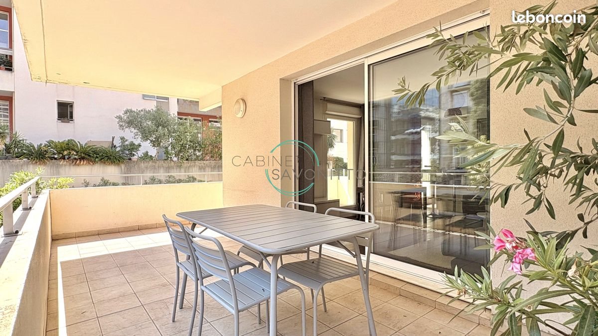 Appartement à louer, 65m², Marseille 8ème