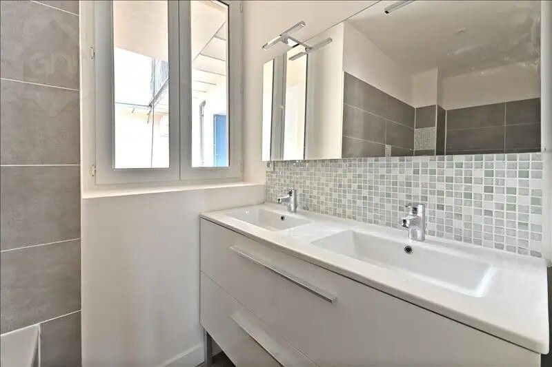 Appartement à louer, 87m², Nîmes