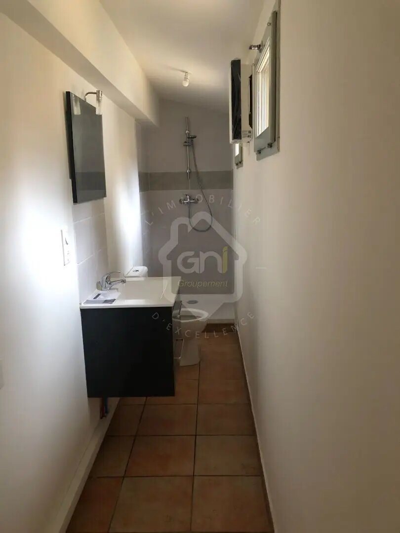 Appartement à louer, 21m², Nîmes