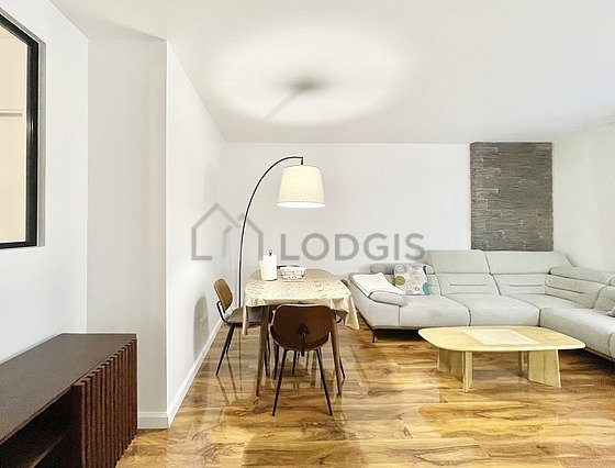 Appartement à louer, 70m², Courbevoie