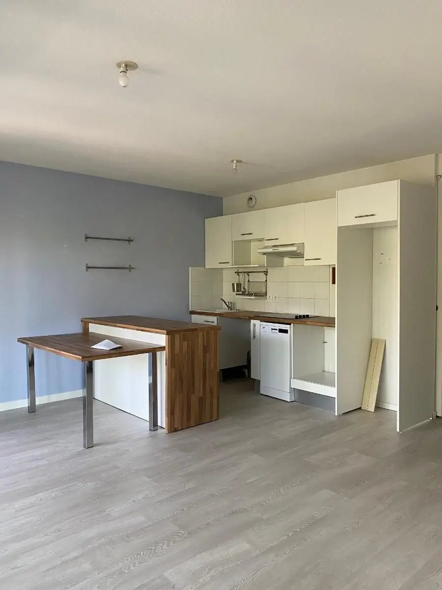 Appartement à louer, 70m², Bègles