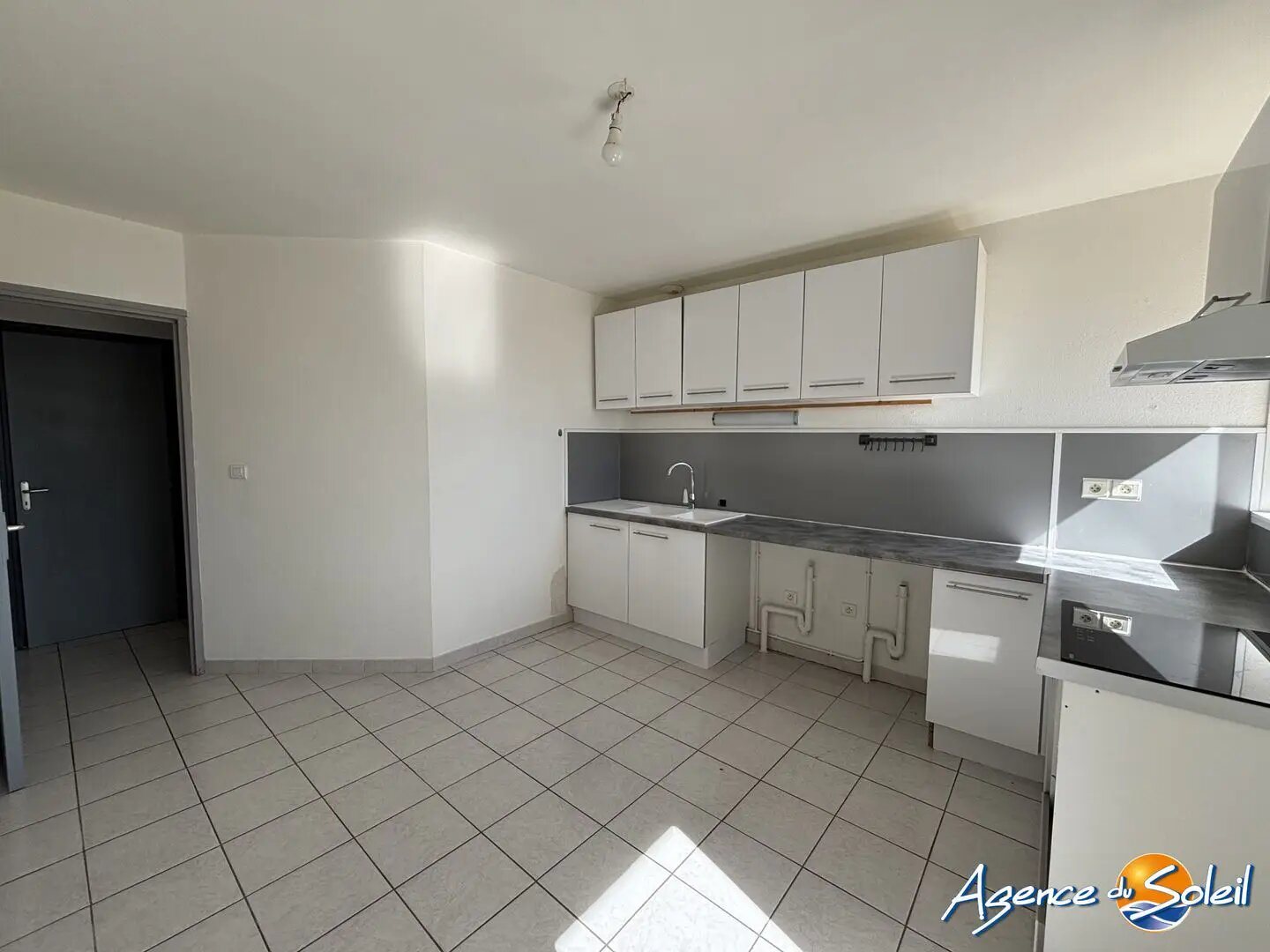 Appartement à louer, 80m², Bize-Minervois