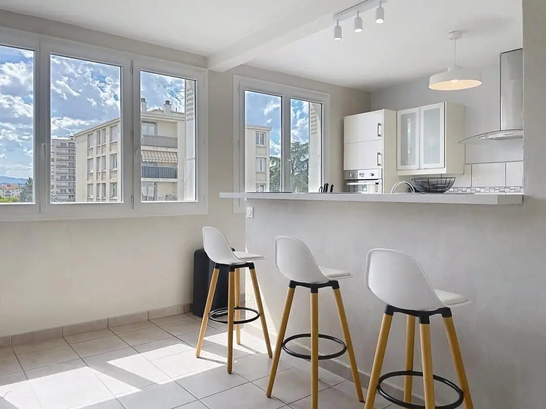Appartement à louer, 73m², Vénissieux