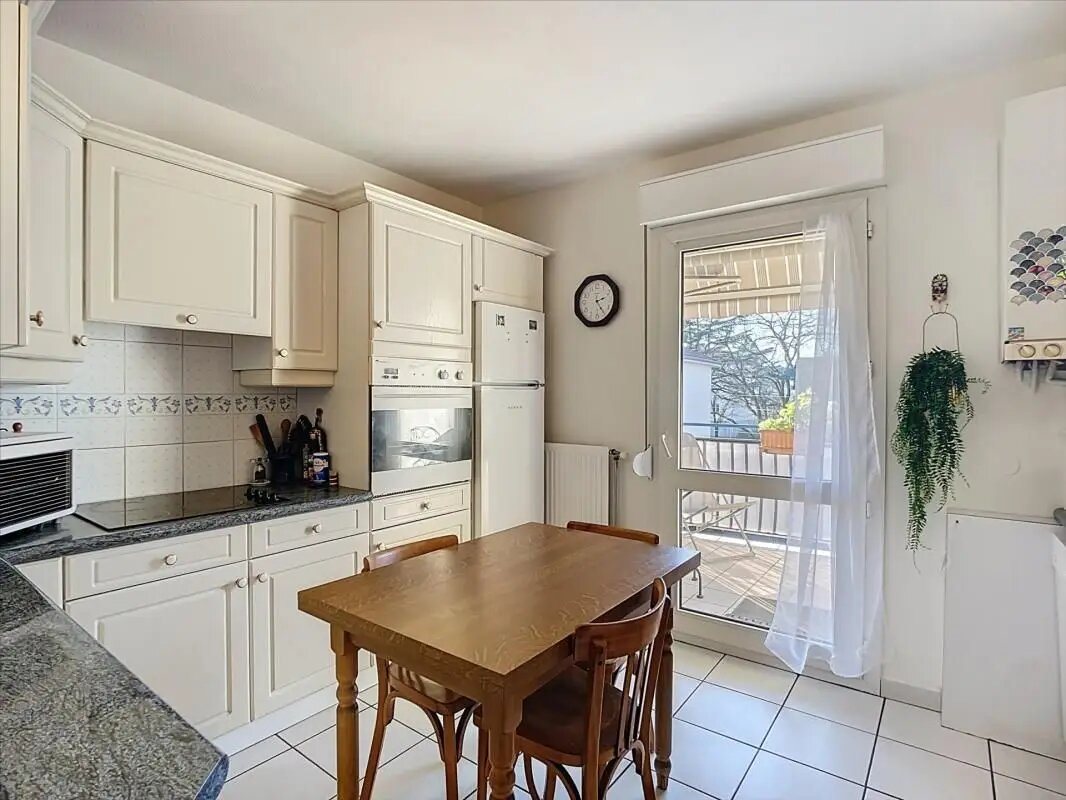 Appartement à louer, 67m², Vénissieux