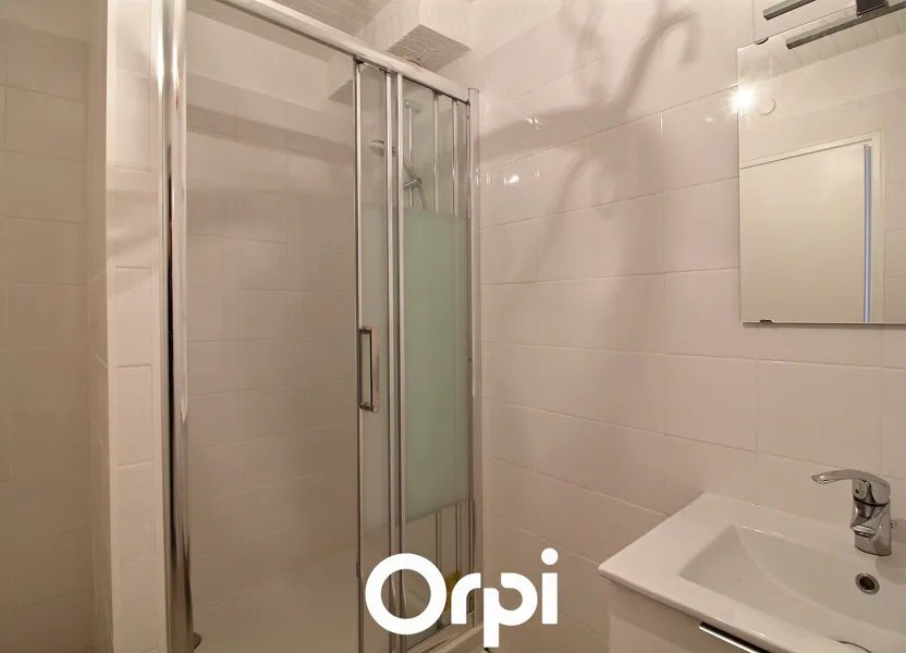 Appartement à louer, 42m², Marseille 8ème