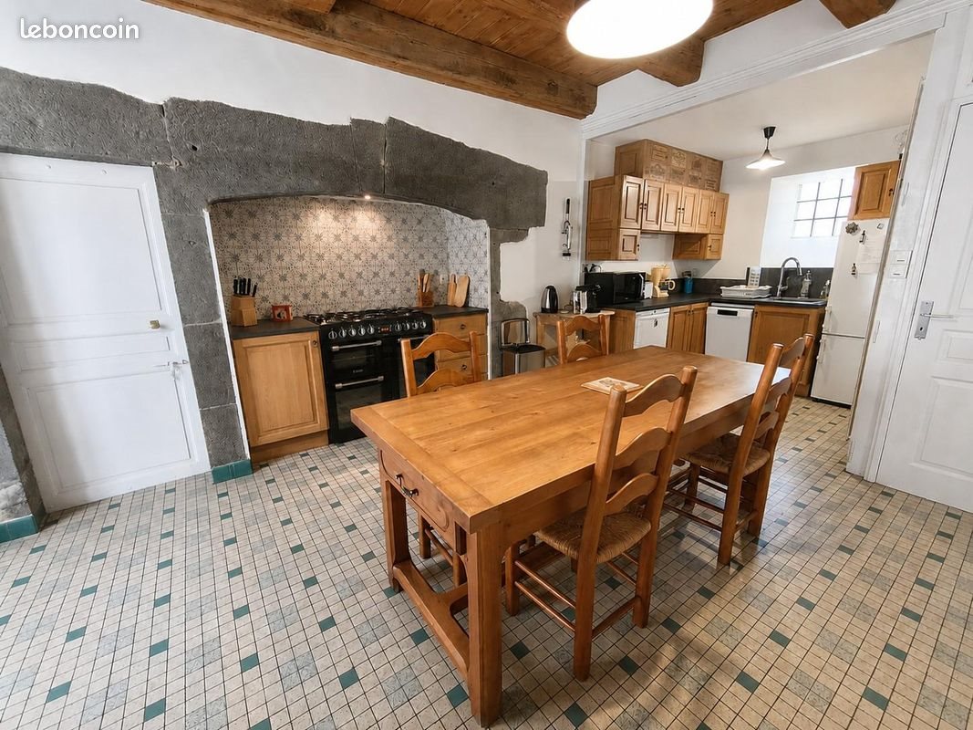 Maison à vendre, 141m², Neuvéglise