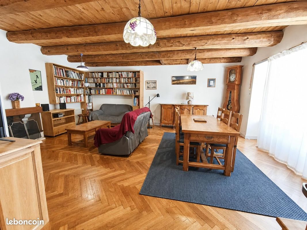 Maison à vendre, 141m², Neuvéglise