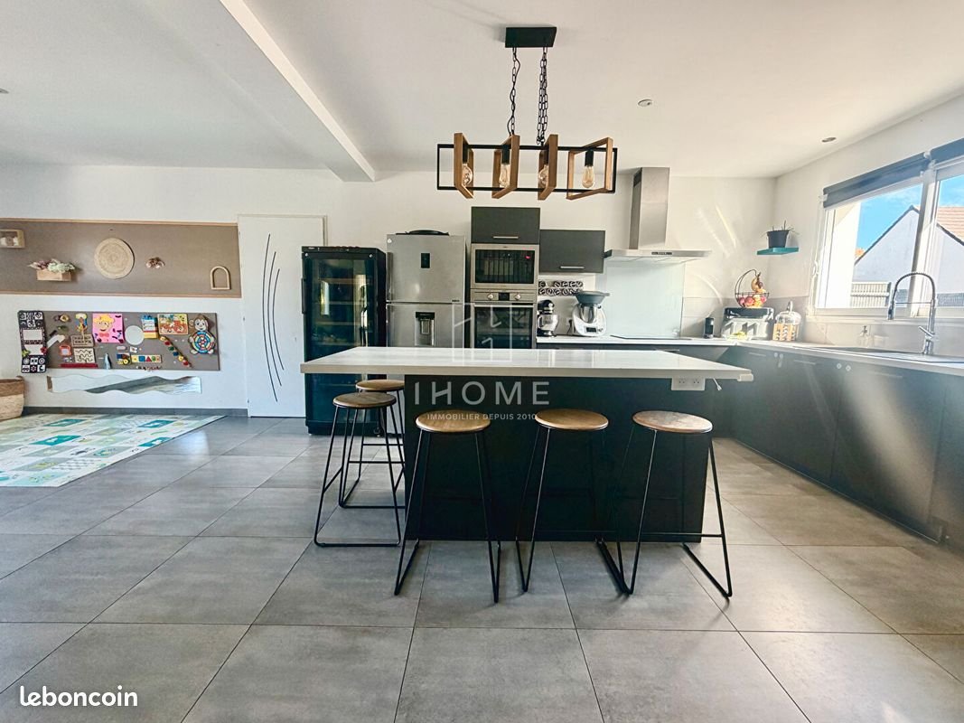 Maison à vendre, 122m², Écommoy