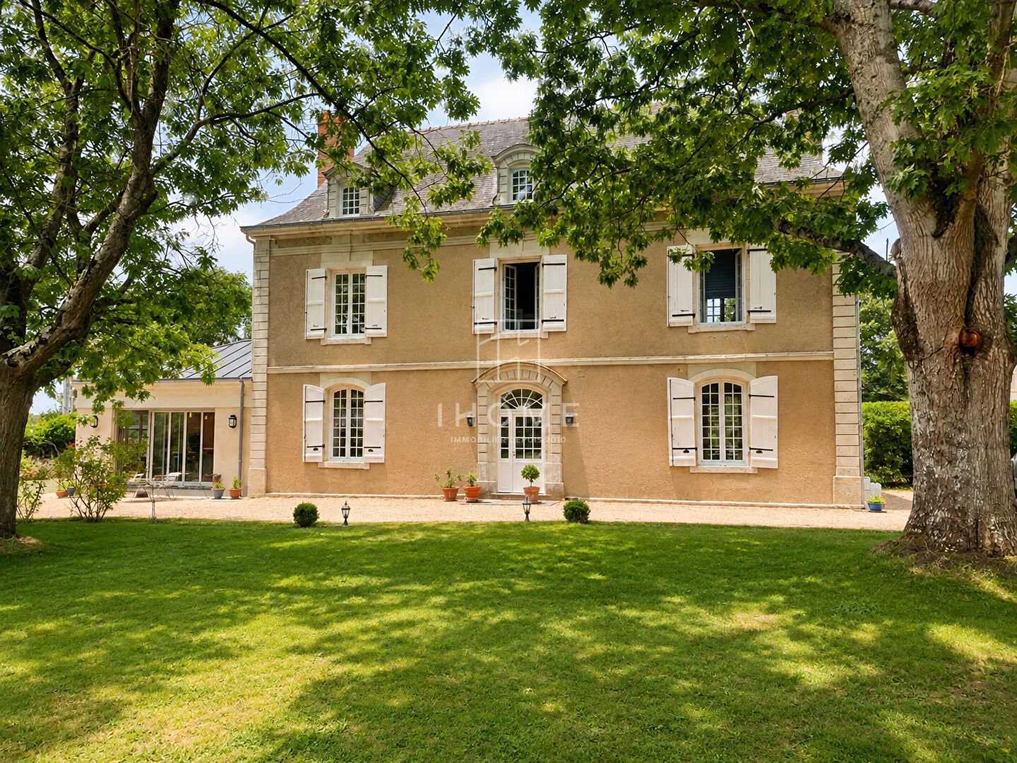 Maison à vendre, 220m², Soulaire-et-Bourg