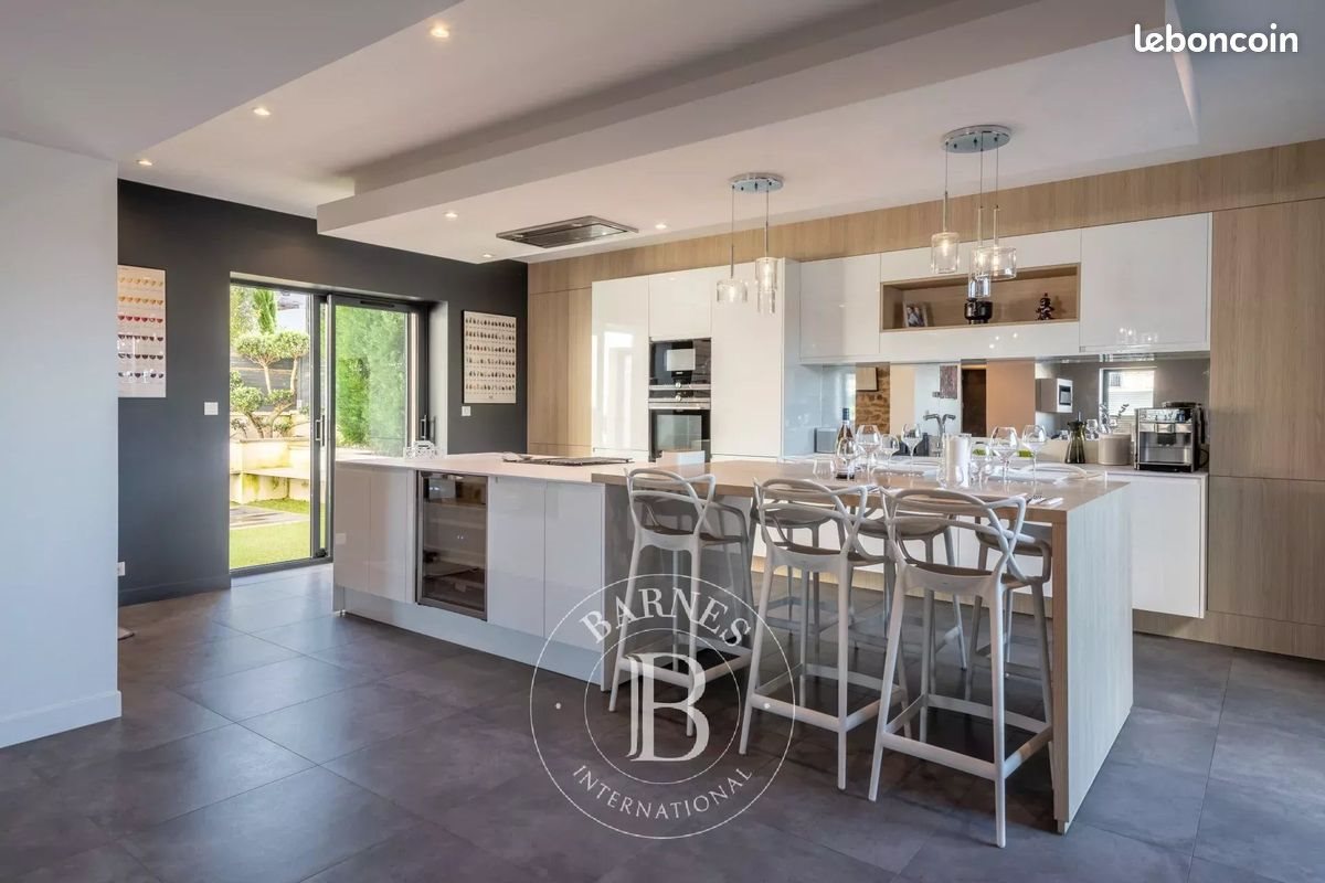 Maison à vendre, 204m², La Tour-de-Salvagny