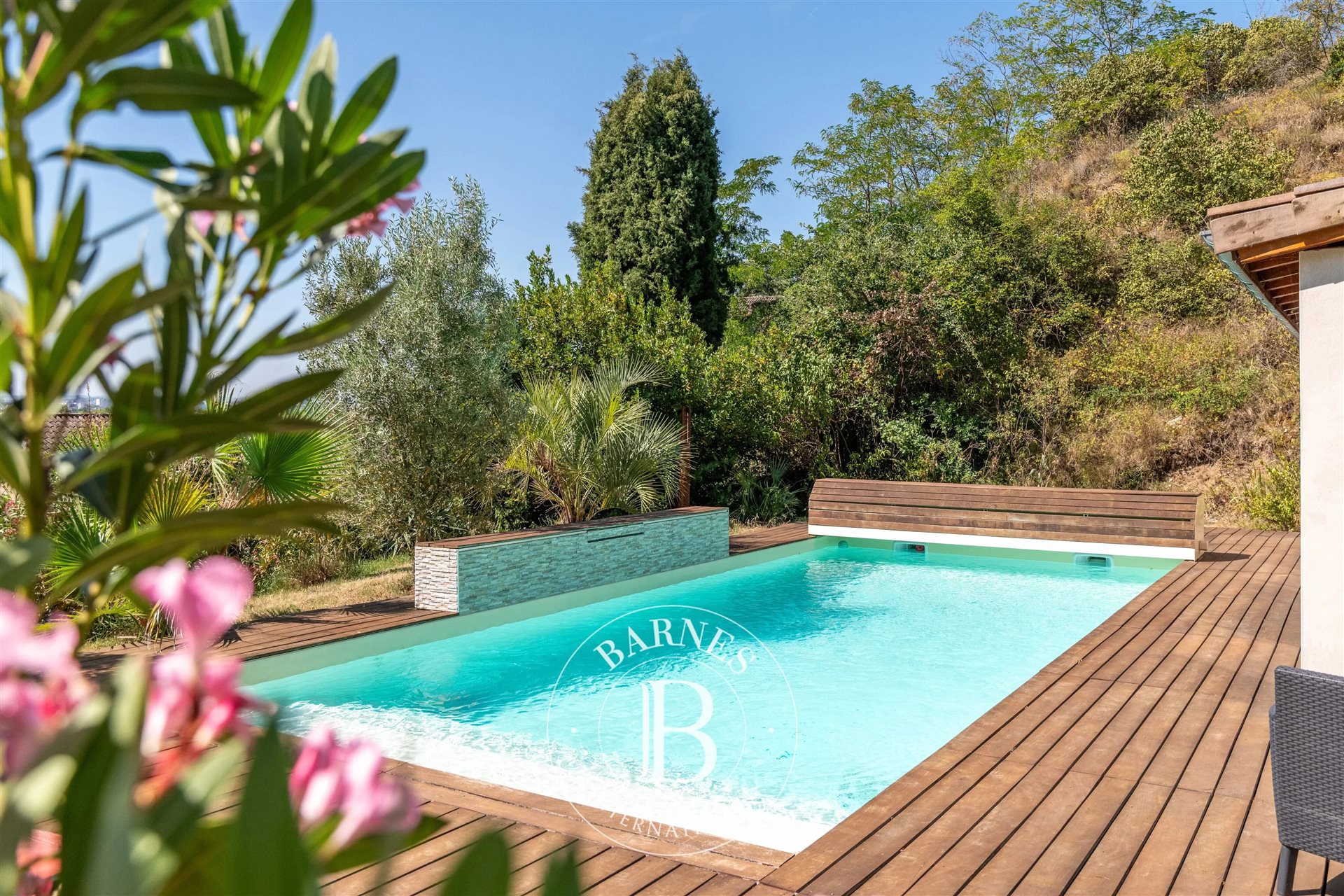 Maison à vendre, 377m², Neyron