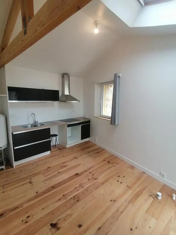 Maison à louer, 26m², Roches-Prémarie-Andillé