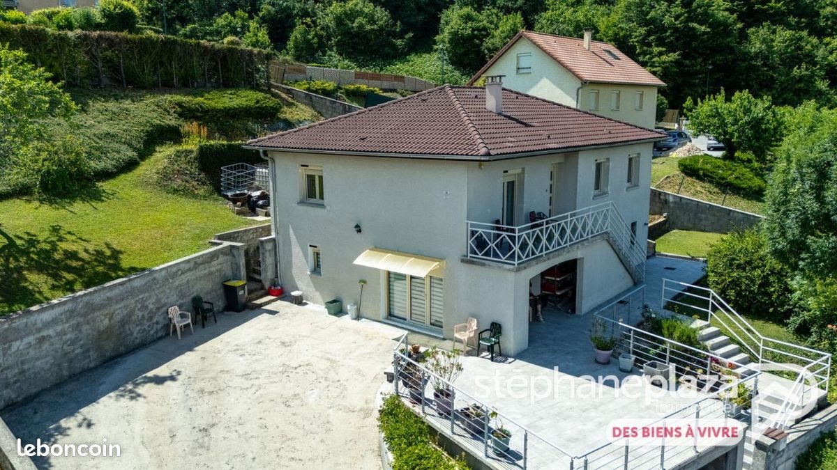 Maison à vendre, 164m², Groissiat