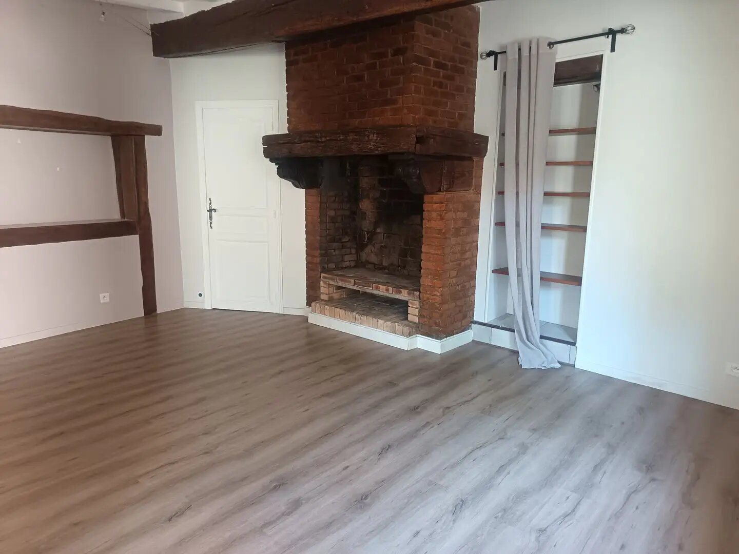 Appartement à louer, 57m², Méré