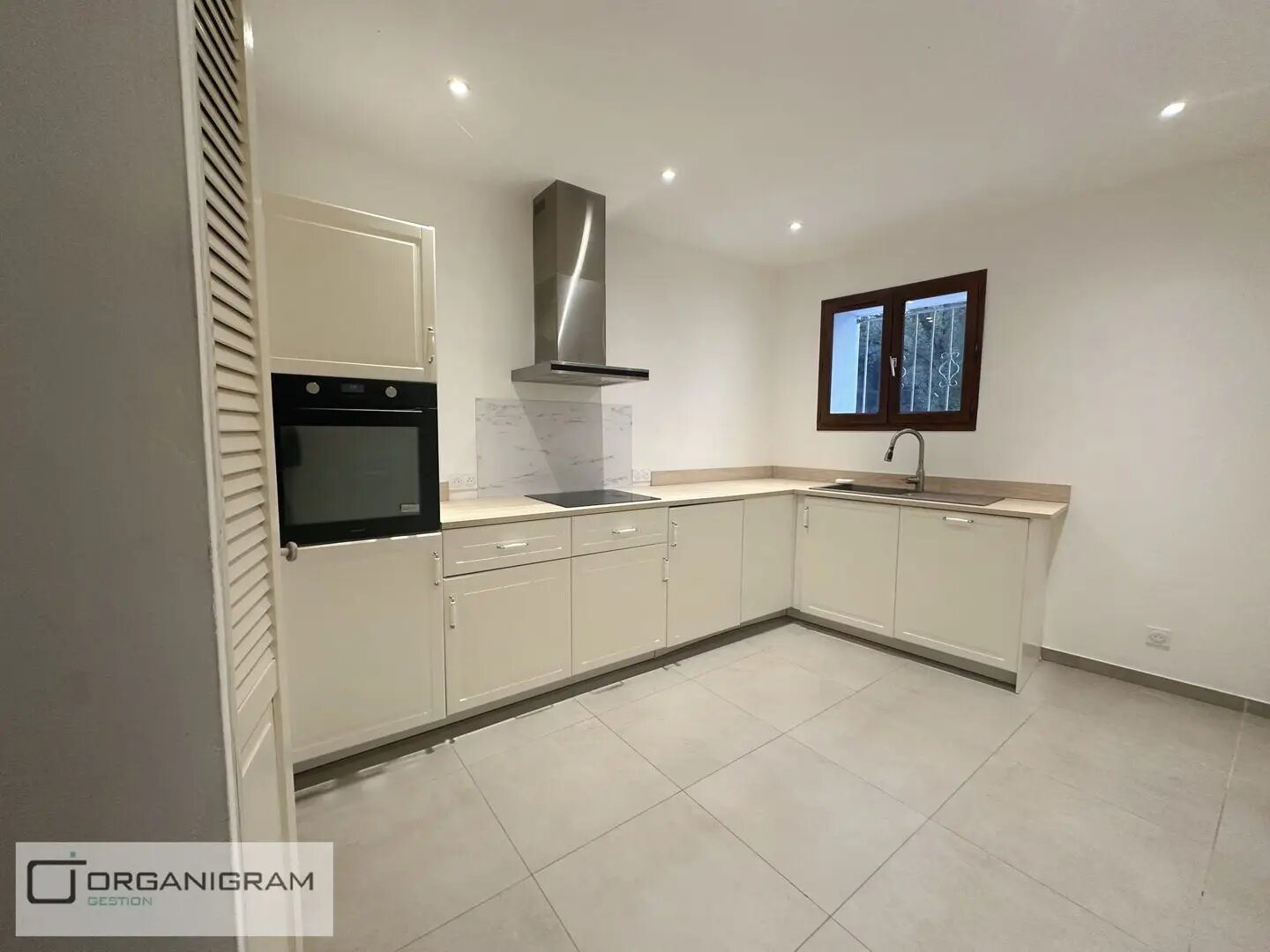 Appartement à louer, 119m², Bastelicaccia