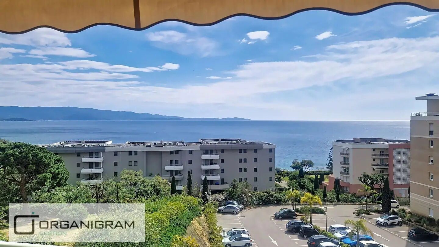 Appartement à louer, 39m², Ajaccio
