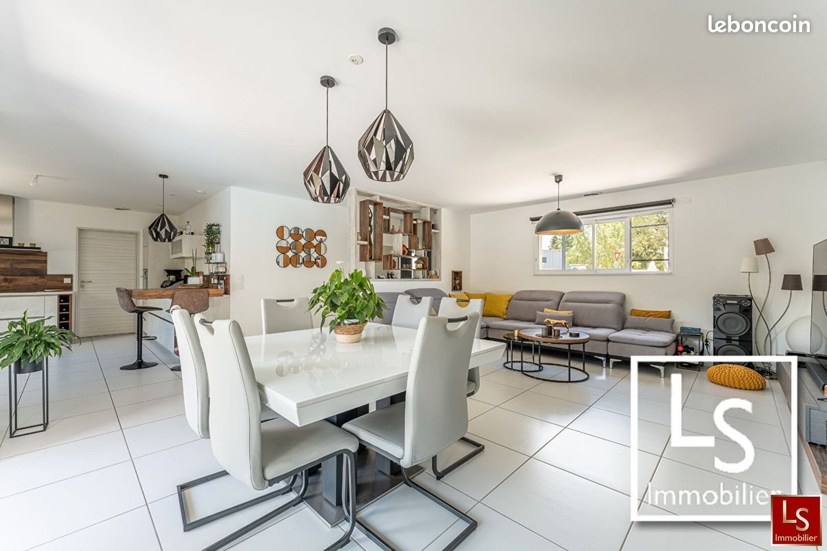 Maison à vendre, 121m², Mably