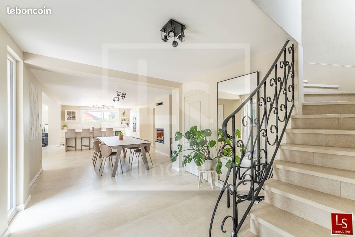 Maison à vendre, 200m², Saint-Vincent-de-Boisset