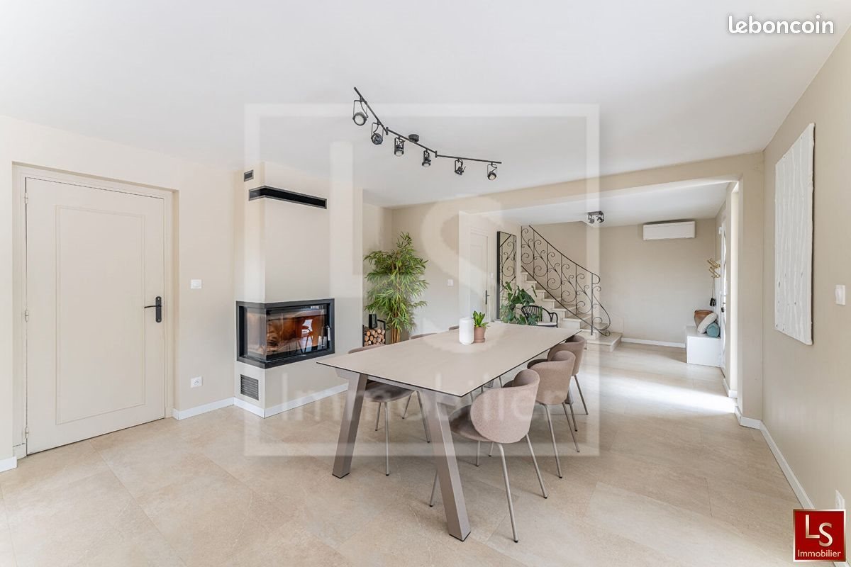 Maison à vendre, 200m², Saint-Vincent-de-Boisset