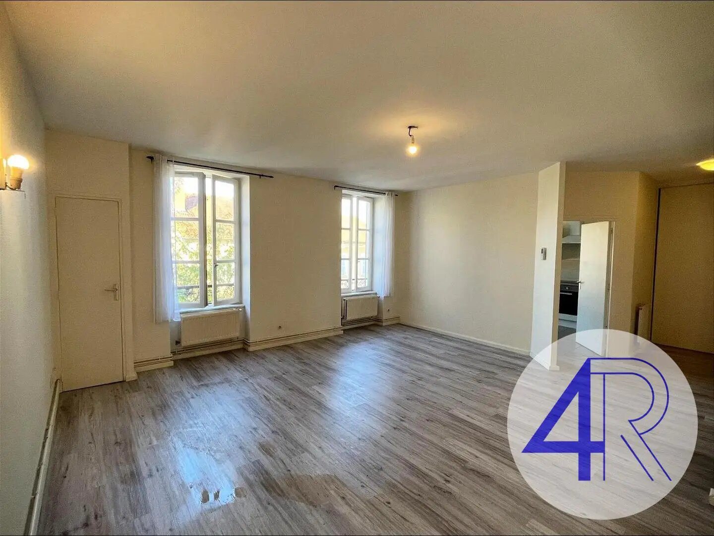 Appartement à louer, 77m², Belleville
